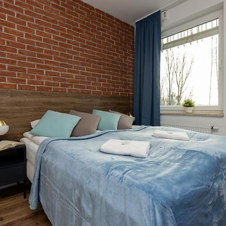 Stacja Wola Apartments With Parking By Noclegi Renters Varsóvia Exterior foto