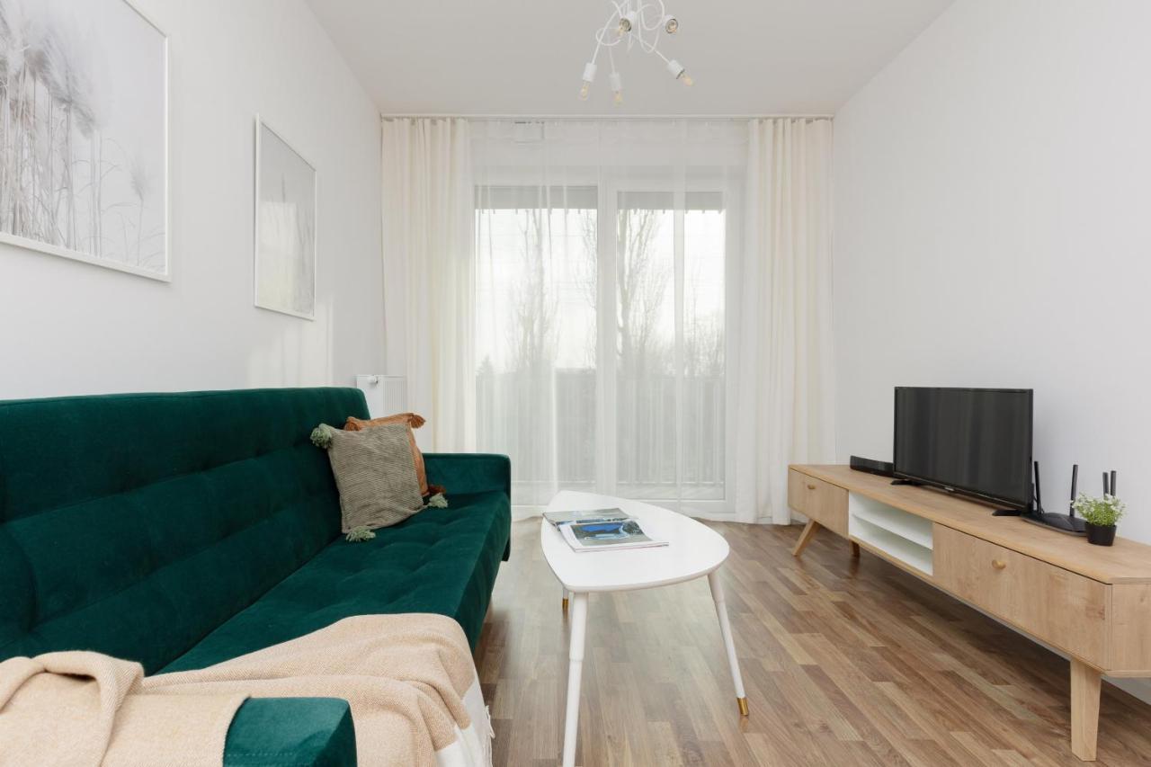 Stacja Wola Apartments With Parking By Noclegi Renters Varsóvia Exterior foto
