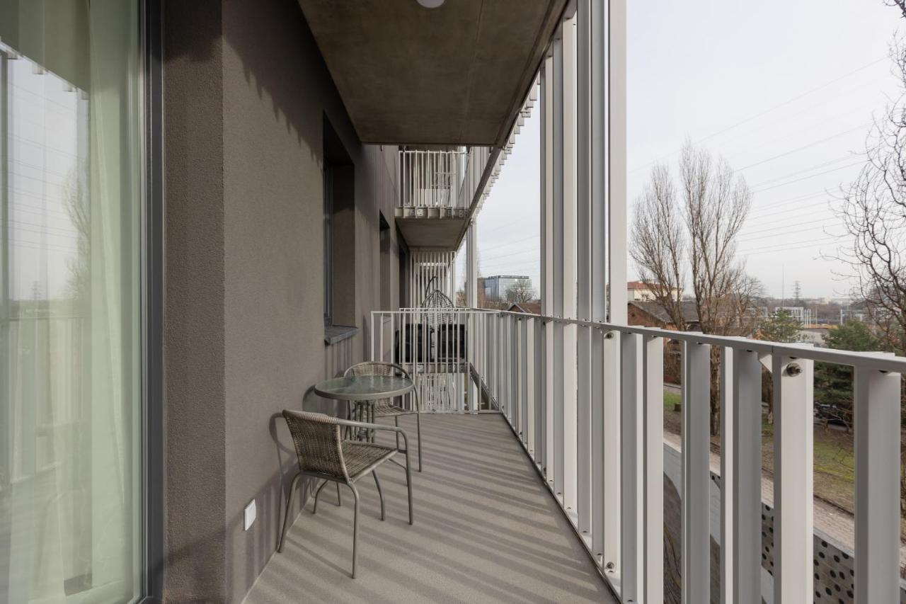 Stacja Wola Apartments With Parking By Noclegi Renters Varsóvia Exterior foto