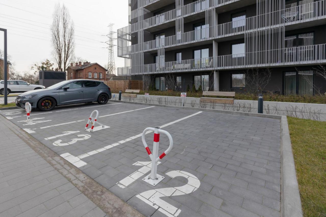 Stacja Wola Apartments With Parking By Noclegi Renters Varsóvia Exterior foto