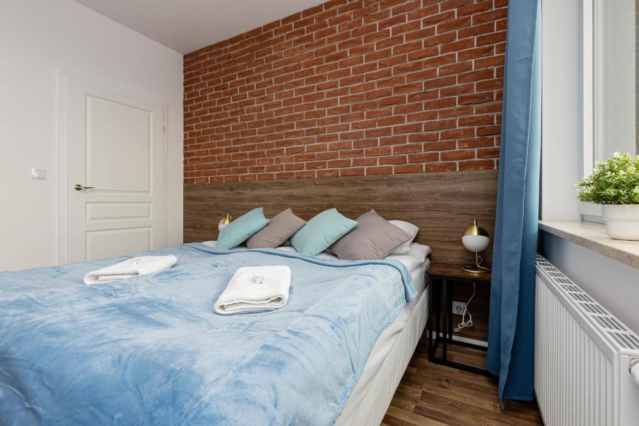 Stacja Wola Apartments With Parking By Noclegi Renters Varsóvia Exterior foto
