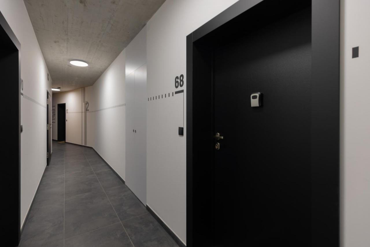 Stacja Wola Apartments With Parking By Noclegi Renters Varsóvia Exterior foto
